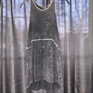 Flowy detailed tank in charcoal